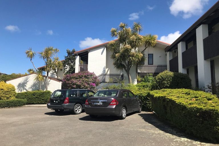 Photo of property in 141l Churton Drive, Churton Park, Wellington, 6037