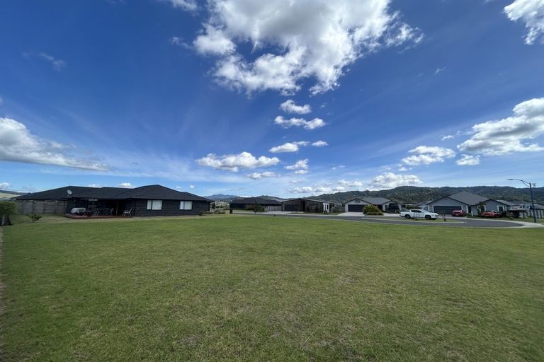 Photo of property in 6 Ronomor Place, Whitianga, 3510