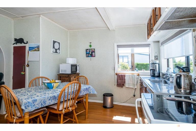 Photo of property in 39 Rhodes Street, Waimate, 7924