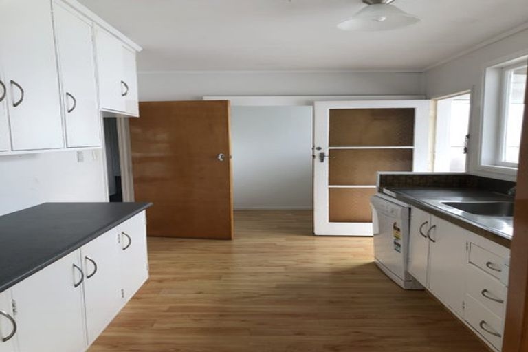 Photo of property in 53 Blakeborough Drive, Forrest Hill, Auckland, 0620