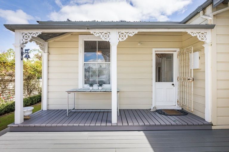 Photo of property in 89 Bridge Street, Bulls, 4818