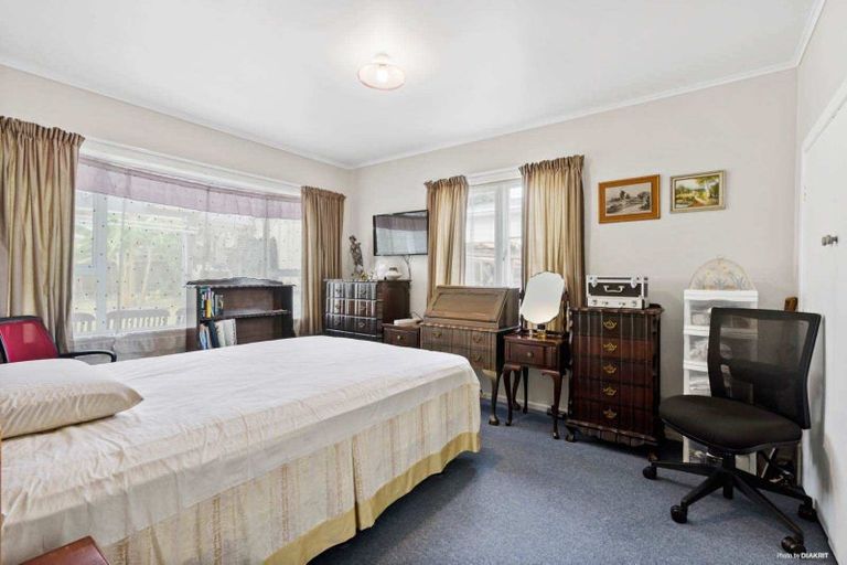 Photo of property in 1/56 Roberts Road, Glenfield, Auckland, 0629