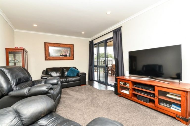 Photo of property in 3 Johnsfield Place, Rototuna, Hamilton, 3210