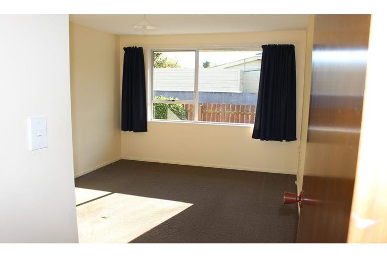 Photo of property in 2/33 Trent Street, Linwood, Christchurch, 8011