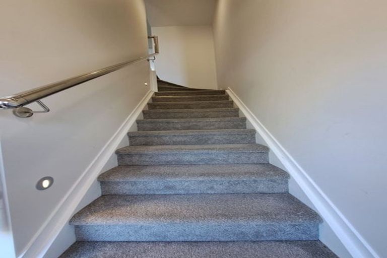 Photo of property in 3/6 Kereru Street, Henderson, Auckland, 0612