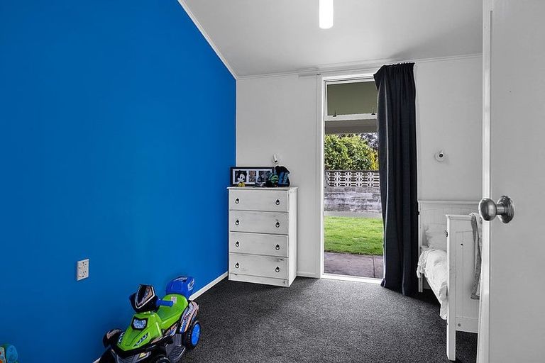 Photo of property in 6 Climie Crescent, Hawera, 4610