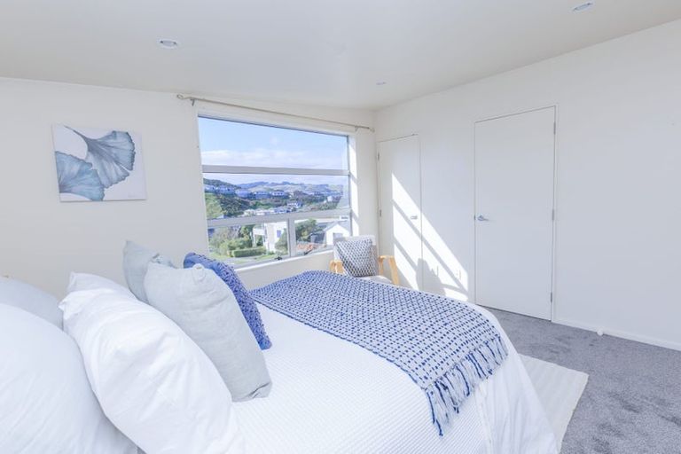 Photo of property in 10 Erlestoke Crescent, Churton Park, Wellington, 6037