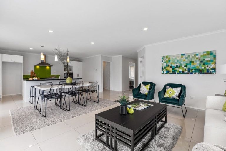 Photo of property in 174 Oteki Park Drive, Welcome Bay, Tauranga, 3112