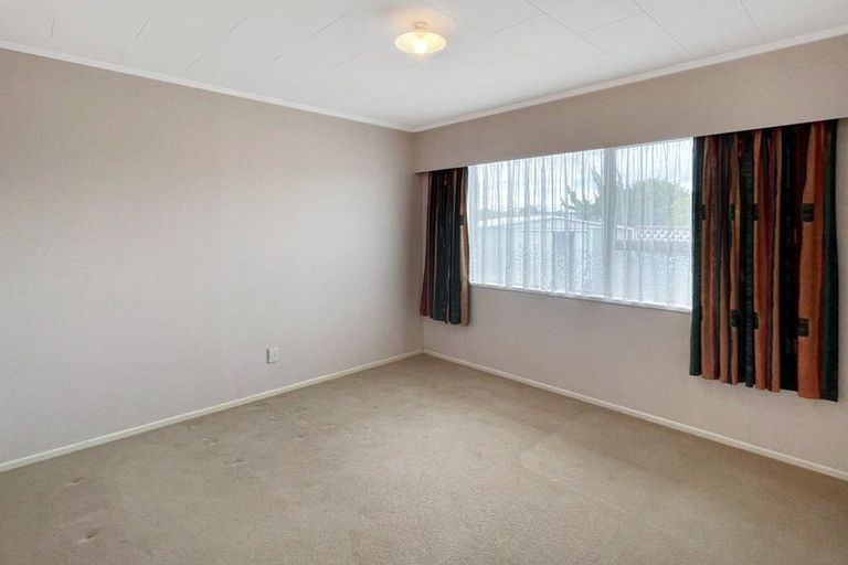 Photo of property in 27 Amberley Avenue, Westbrook, Palmerston North, 4412