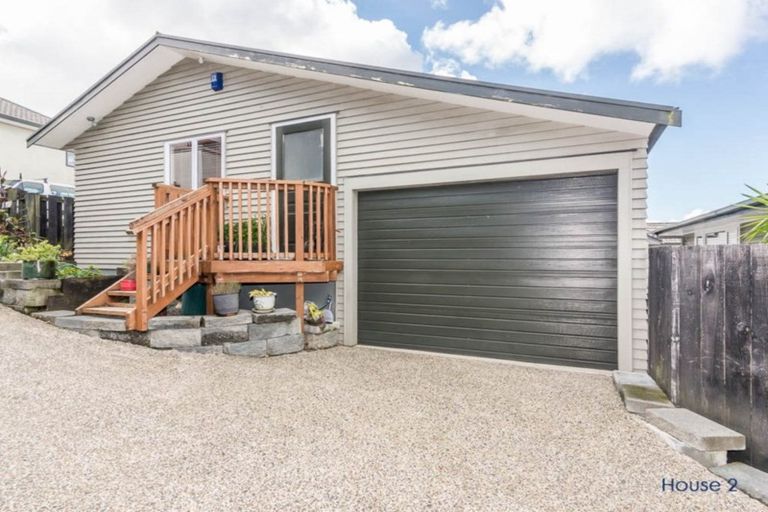 Photo of property in 25a Eastglen Road, Glen Eden, Auckland, 0602