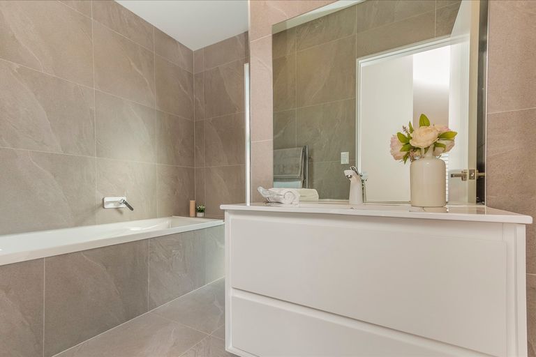 Photo of property in 14 Tauwaka Crescent, Riverhead, 0820