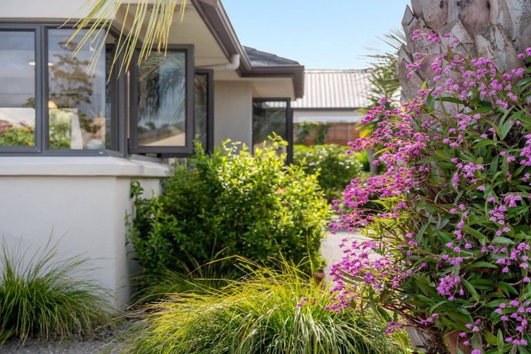 Photo of property in 28 Aranui Drive, Papamoa Beach, Papamoa, 3118