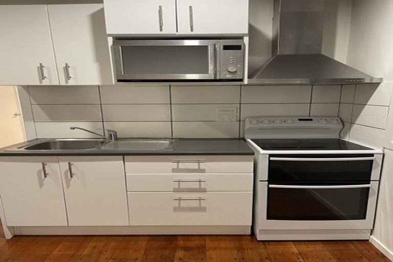 Photo of property in 141a Onslow Road, Khandallah, Wellington, 6035