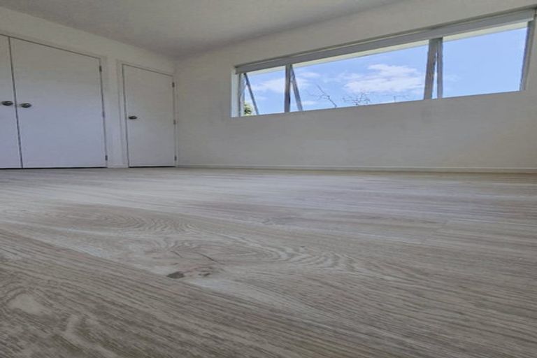 Photo of property in 69a Farquhar Road, Glendene, Auckland, 0602