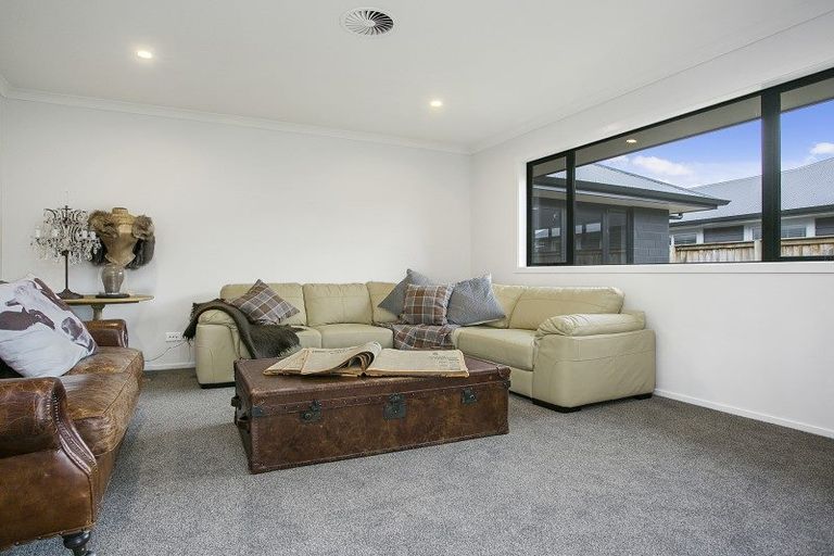 Photo of property in 35 Tulip Drive, Cambridge, 3434