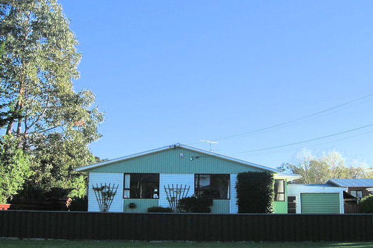 Photo of property in 17 Arawhata Road, Paraparaumu, 5032