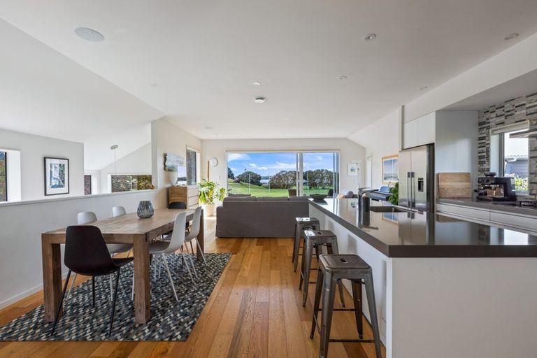 Photo of property in 6 Denby Lane, Northcote Point, Auckland, 0627