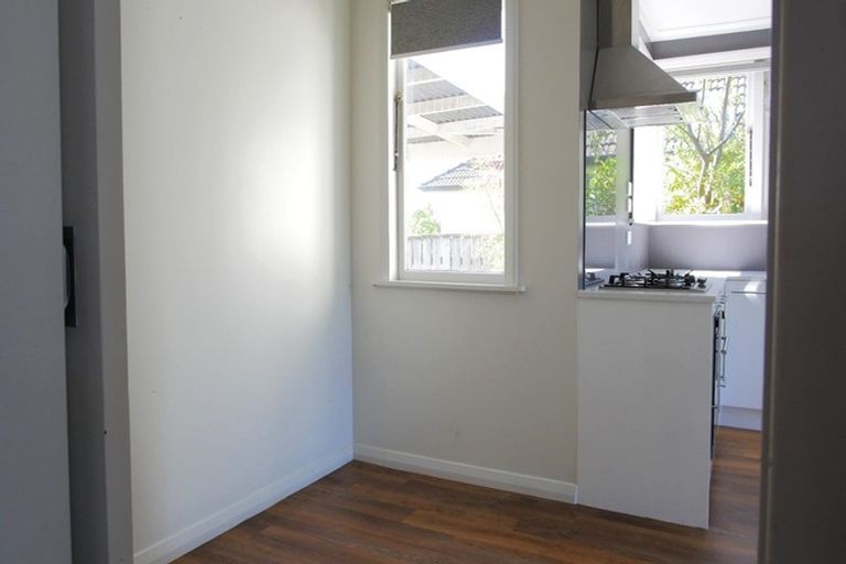 Photo of property in 24 Manchester Street, Takaro, Palmerston North, 4412