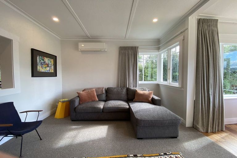 Photo of property in 35 Bayview Road, Paremata, Porirua, 5024