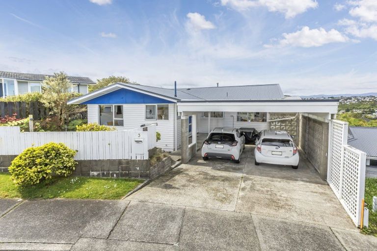 Photo of property in 3 Kimball Place, Johnsonville, Wellington, 6037