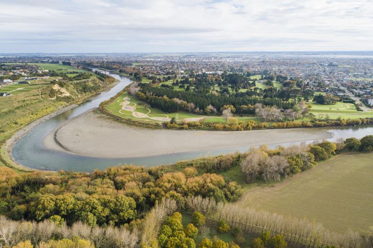 Photo of property in 38 Titirangi Drive, Fitzherbert, Palmerston North, 4471