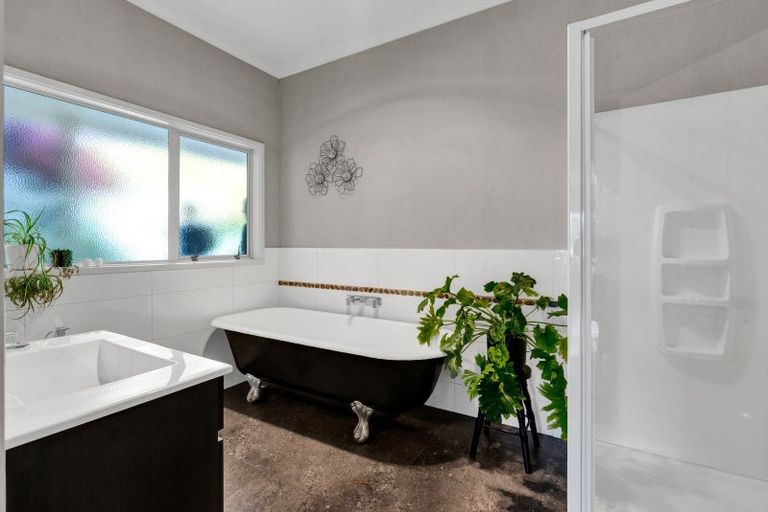 Photo of property in 404 Bristol Road, Everett Park, Inglewood, 4388