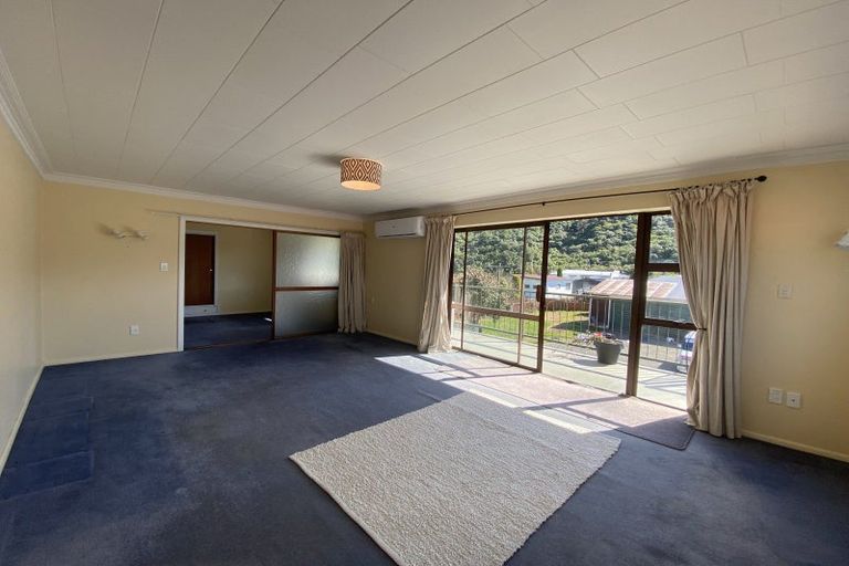 Photo of property in 91 Waikawa Road, Picton, 7220