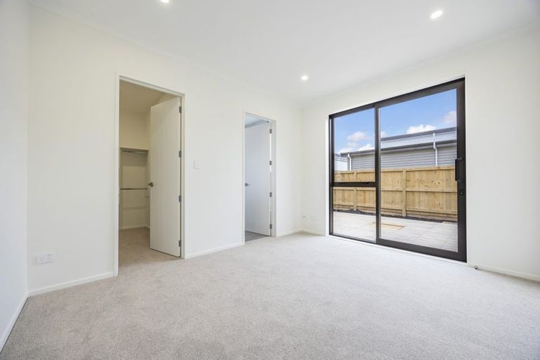 Photo of property in 17 Cara Avenue, Kumeu, 0810