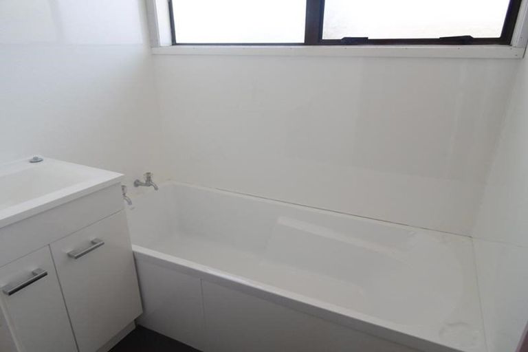 Photo of property in 1/14 Penion Drive, Flat Bush, Auckland, 2023