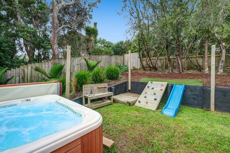 Photo of property in 35a St James Avenue, Helensville, 0800