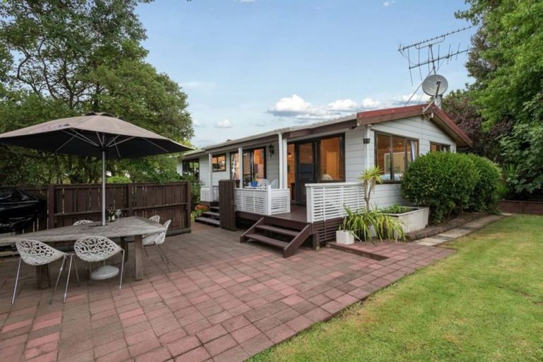 Photo of property in 35 Botany Road, Botany Downs, Auckland, 2010