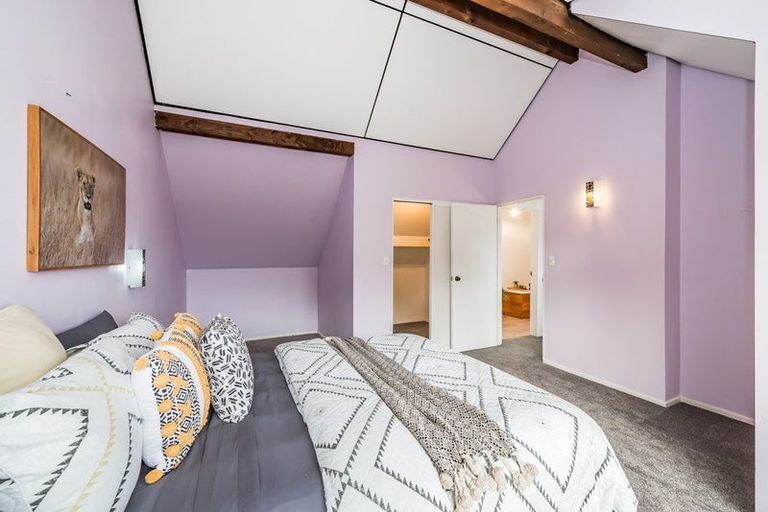 Photo of property in 1 Redwood Close, Paraparaumu, 5032