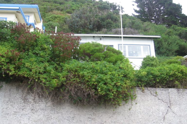Photo of property in 274 Queens Drive, Lyall Bay, Wellington, 6022