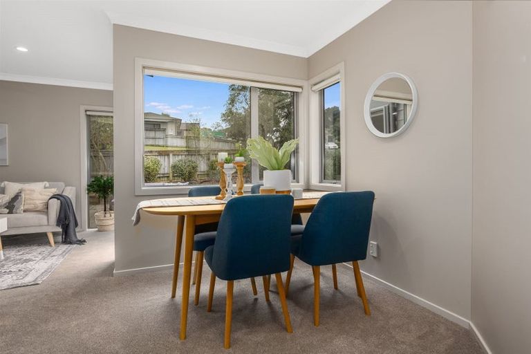 Photo of property in 5 Fiordland Place, Aotea, Porirua, 5024