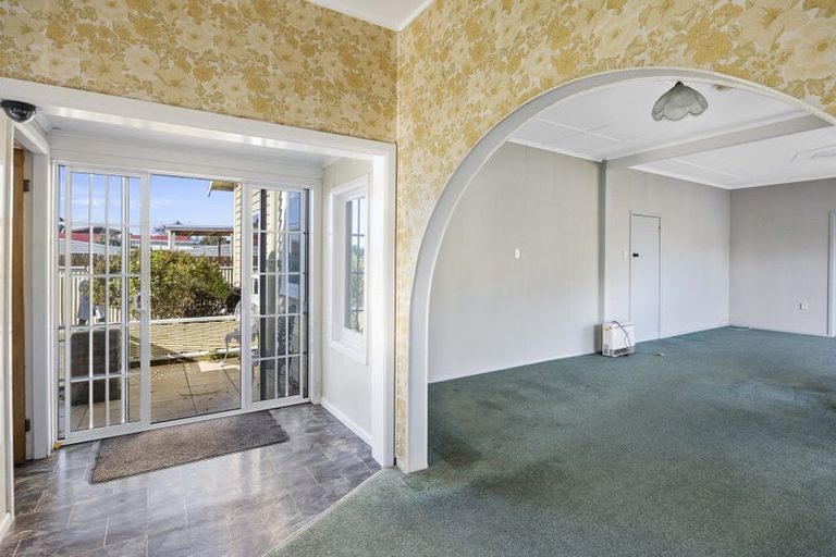 Photo of property in 46 Egmont Street, Hawera, 4610