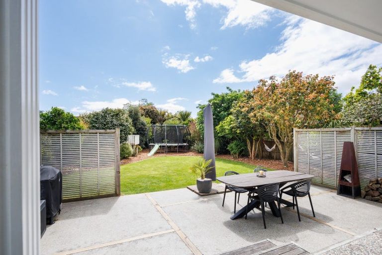 Photo of property in 4 Chilton Grove, Hokowhitu, Palmerston North, 4410