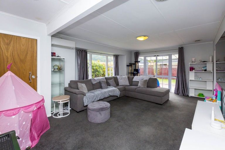 Photo of property in 94 Pasadena Crescent, Totara Park, Upper Hutt, 5018