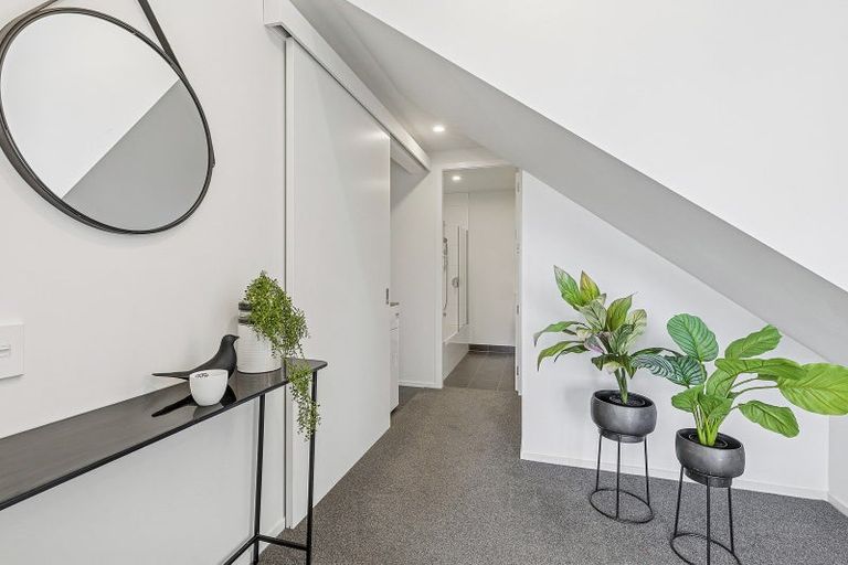 Photo of property in 22d Mandalay Terrace, Khandallah, Wellington, 6035