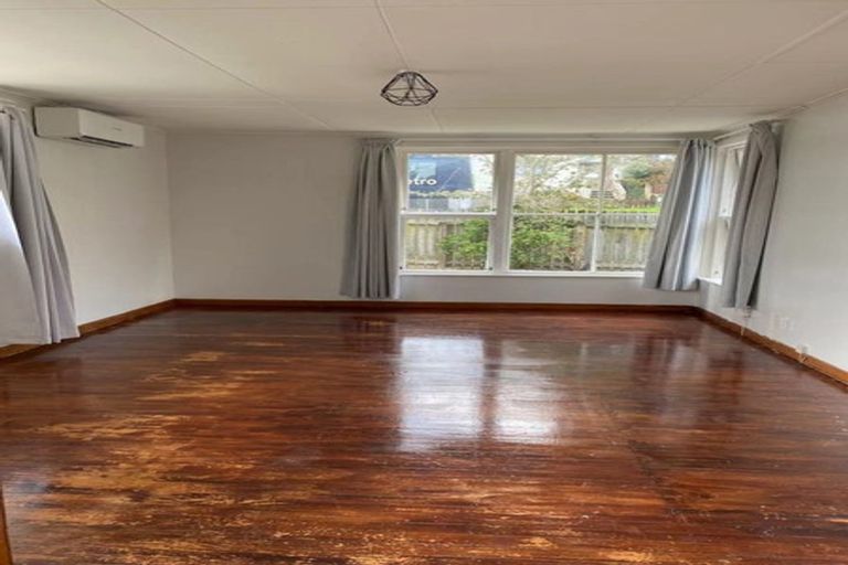 Photo of property in 81 Woodglen Road, Glen Eden, Auckland, 0602