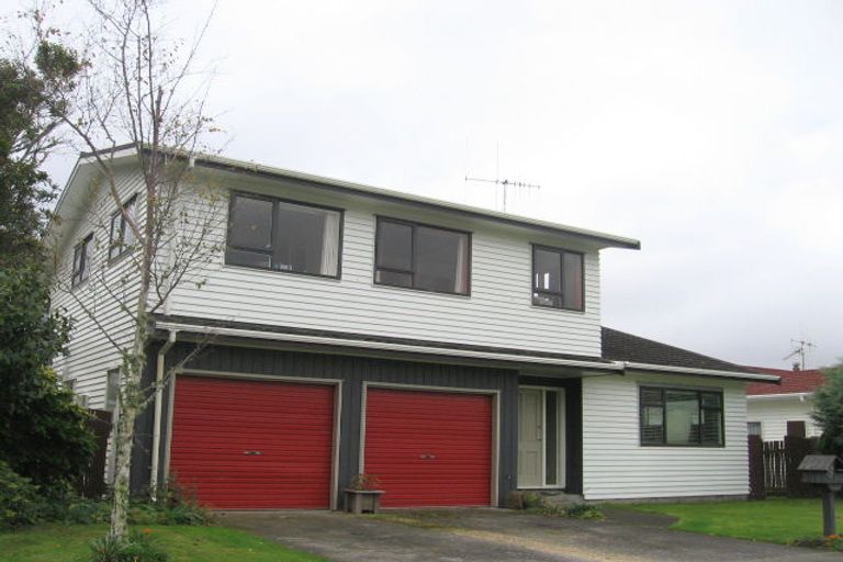 Photo of property in 9 Peterhouse Street, Tawa, Wellington, 5028