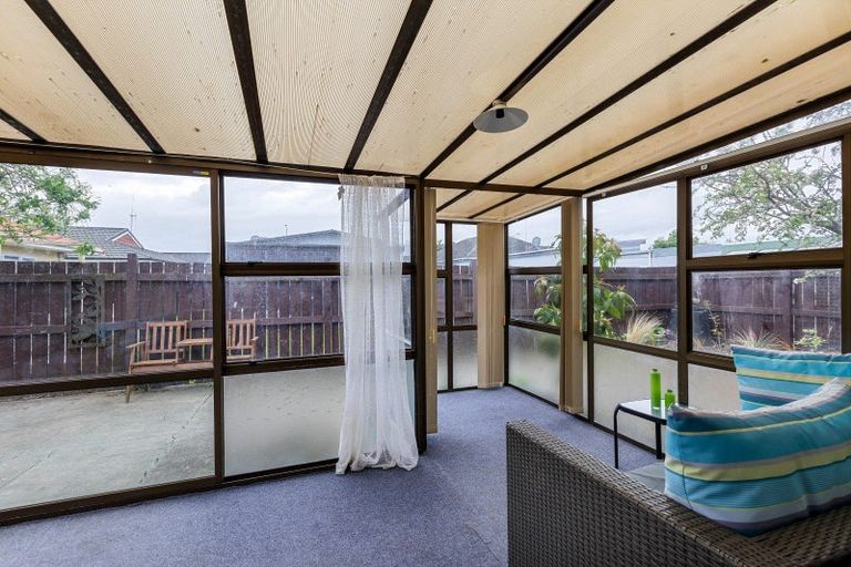 Photo of property in 6 Jarrett Court, Roslyn, Palmerston North, 4414