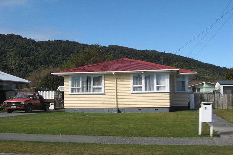 Photo of property in 78 Hall Street, Cobden, Greymouth, 7802
