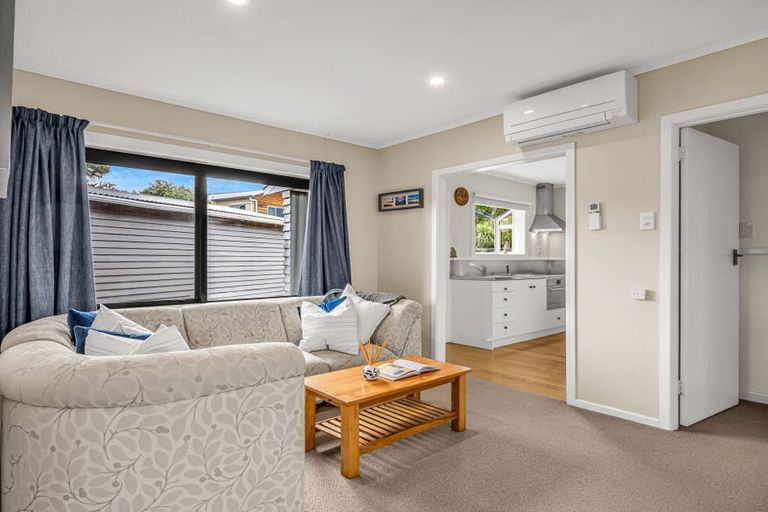 Photo of property in 9 Cooper Avenue, Holdens Bay, Rotorua, 3010