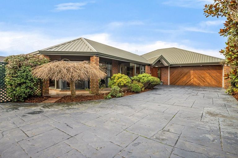 Photo of property in 14 Fieldmoor Place, Parklands, Christchurch, 8083
