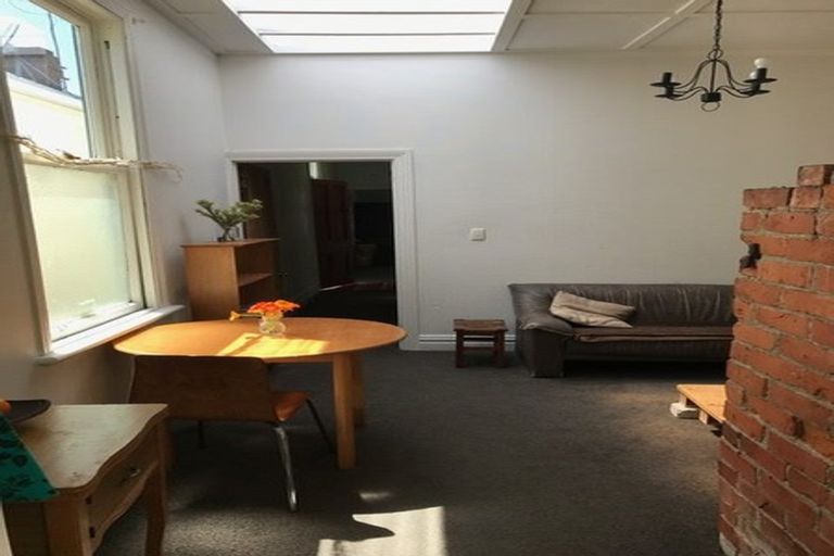 Photo of property in 86 Tasman Street, Mount Cook, Wellington, 6021