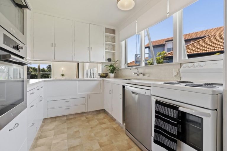 Photo of property in 79 Stanley Point Road, Stanley Point, Auckland, 0624
