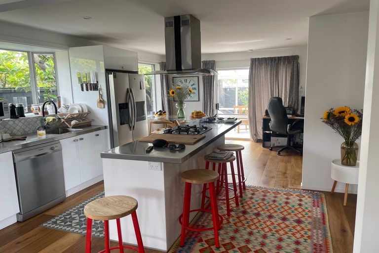 Photo of property in 2/57a Beachville Road, Redcliffs, Christchurch, 8081