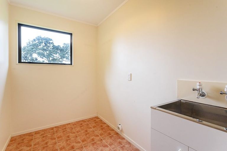 Photo of property in 5 Titchener Street, New Lynn, Auckland, 0600
