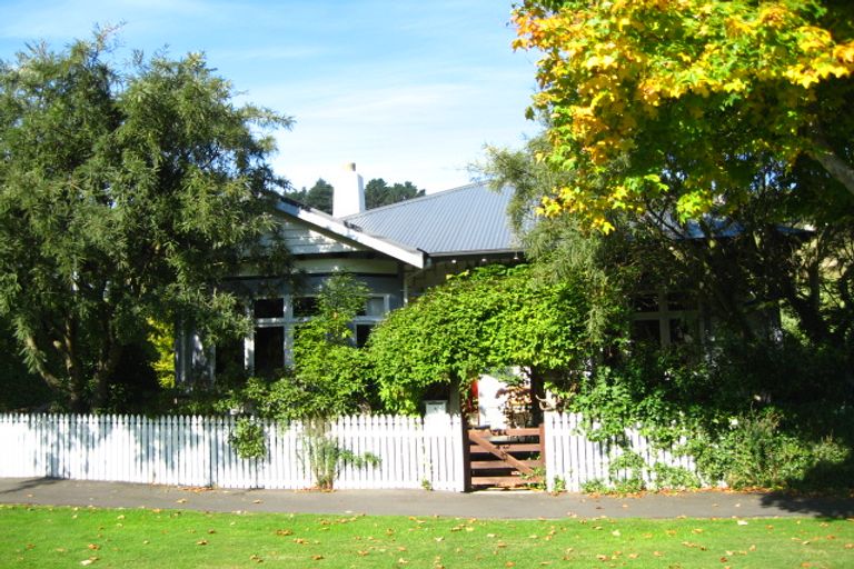 Photo of property in 6 Ainslee Place, North East Valley, Dunedin, 9010