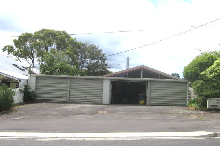 Photo of property in 1/24 Hastings Parade, Devonport, Auckland, 0624
